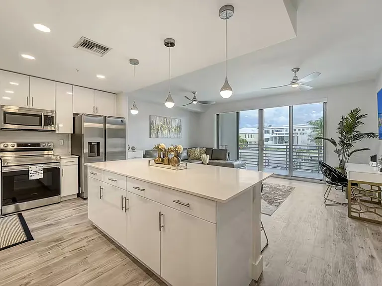 1709 Tamiami Trl #220A — Photo 5