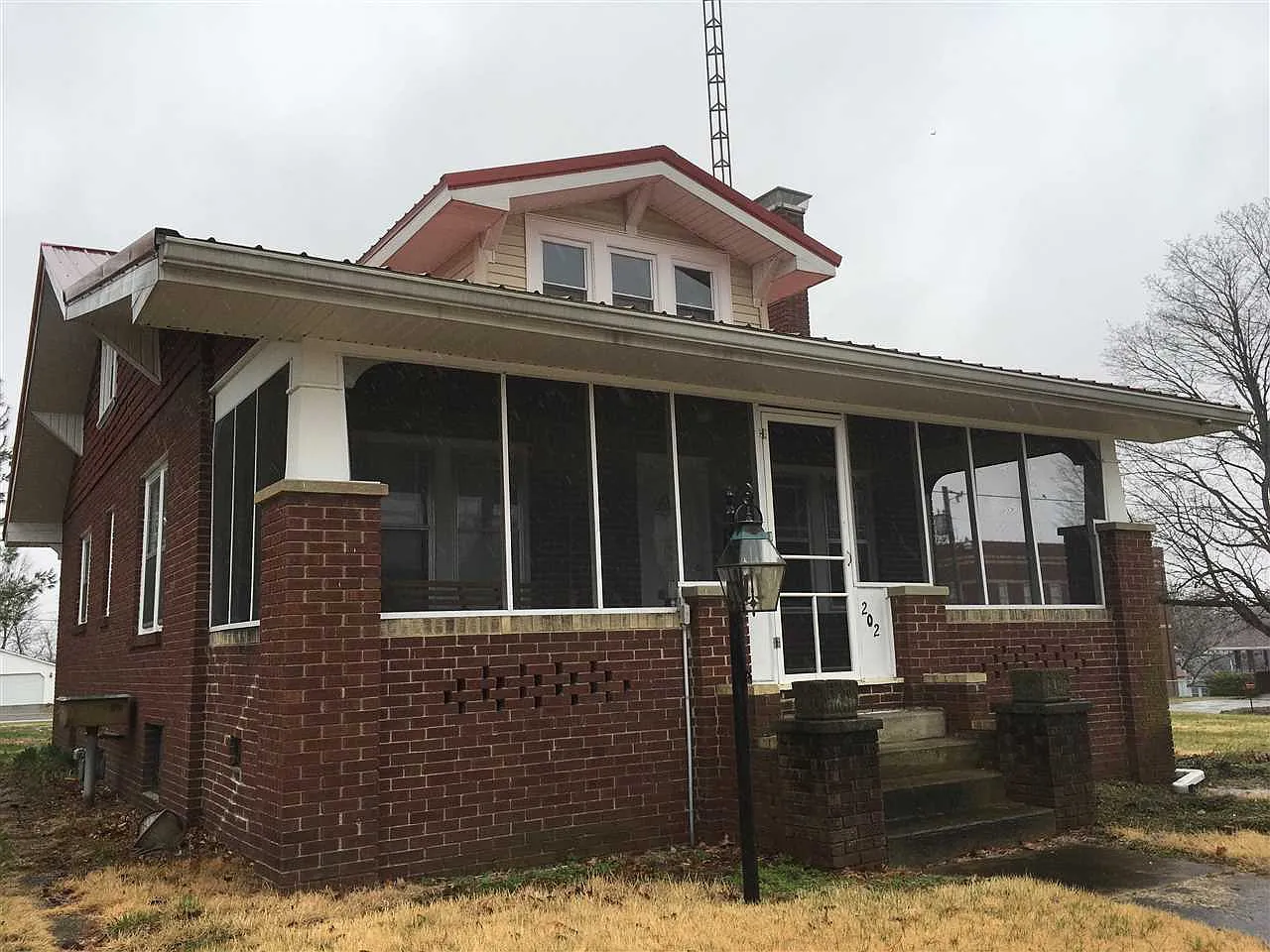 202 E North St photo 1