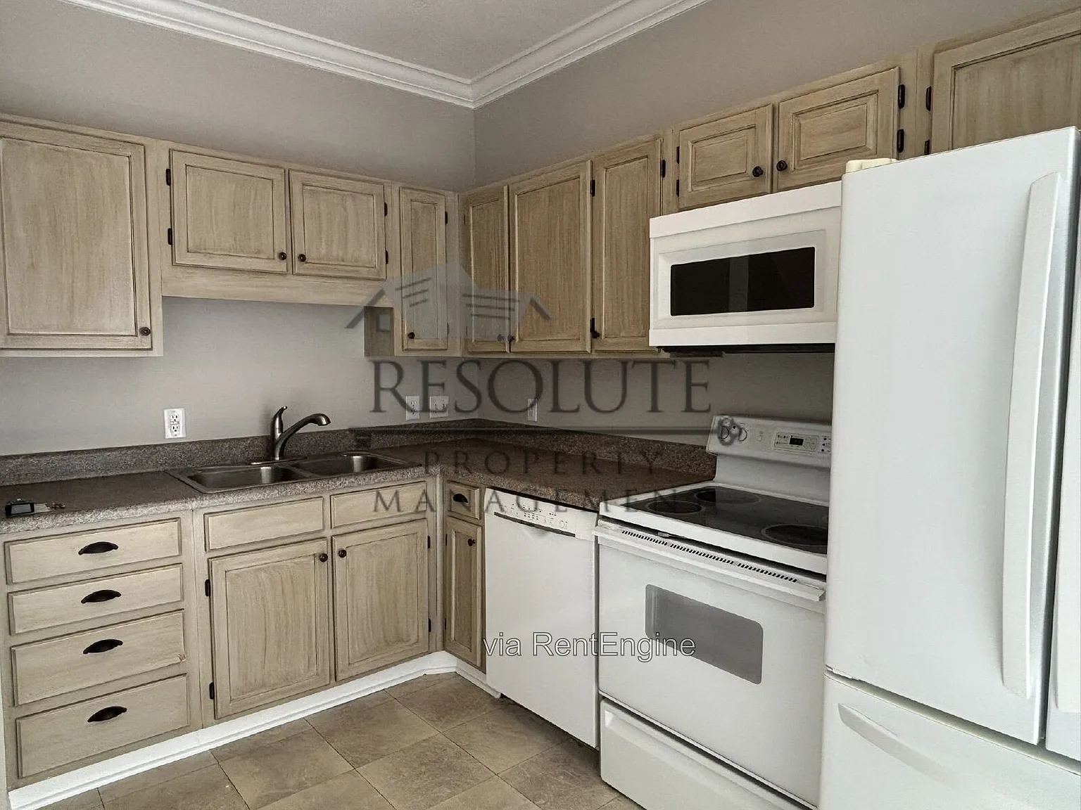 3 bed, 2.5 bath, 1414 sqft, $1,700 — Photo 2