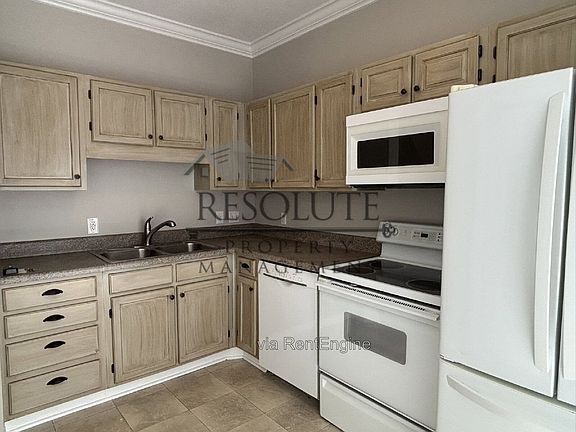 2nd image of 6123 Highcastle Ct