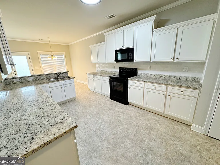 732 Sanctuary Ln — Photo 6