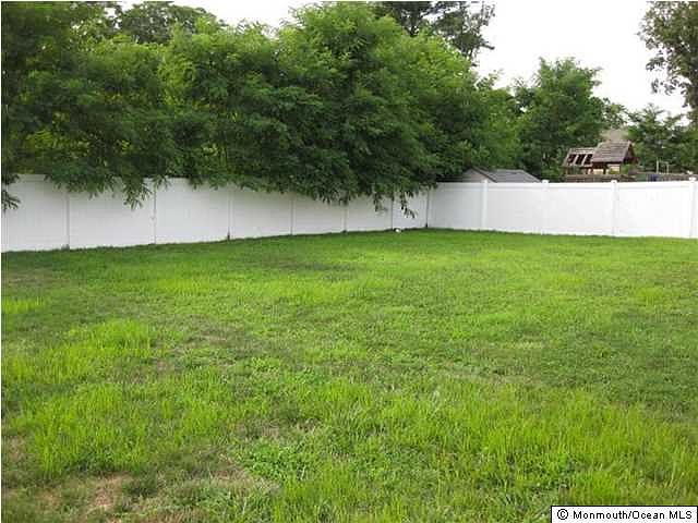 2nd image of 576 Warren Ave