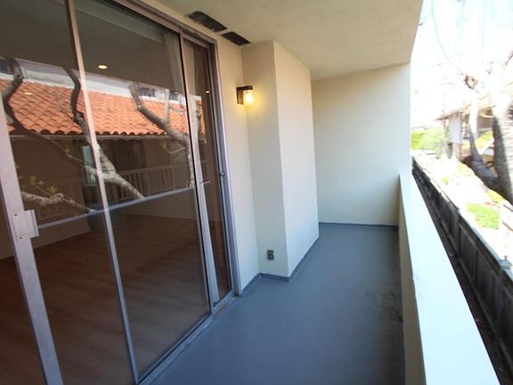 3rd image of 1724 Montana Ave #15