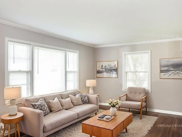 1003 Heard Ct SE — Photo 2