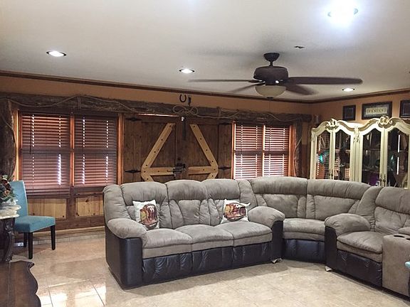 3rd image of 304 Magnolia Village Dr