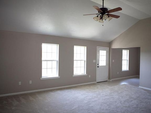 3rd image of 121 Emily Dr