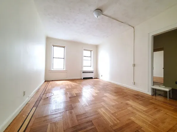 218 Linden Boulevard image 1 of 7