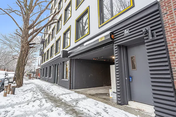 Rented by Reavis | media 31