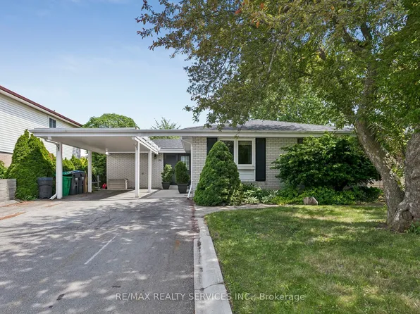 26 Watson Cres, Brampton, ON L6W 1E7