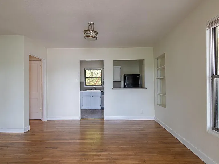 5514 Grover Ave — Photo 6