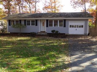 10 Oakside Dr, Toms River, NJ