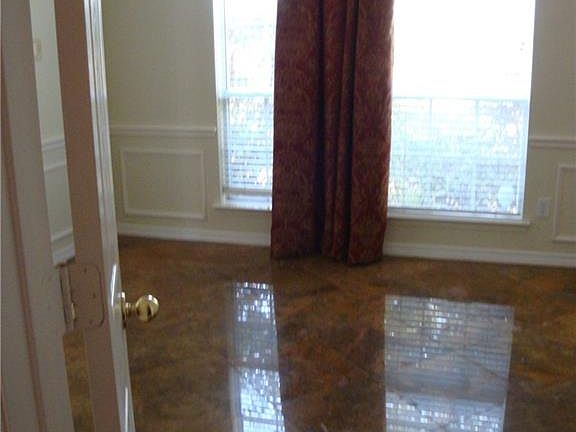 4th image of 2408 Manchester Dr