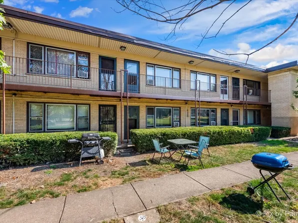 16 King Arthur Ct APT 17, Northlake, IL 60164