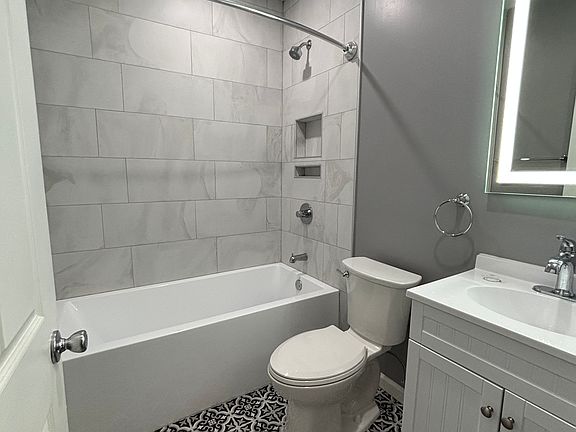 3rd image of 1263 Donald Ave