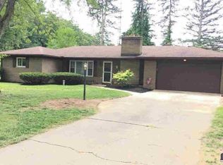 9821 Pamela Dr, Temperance, MI 48182