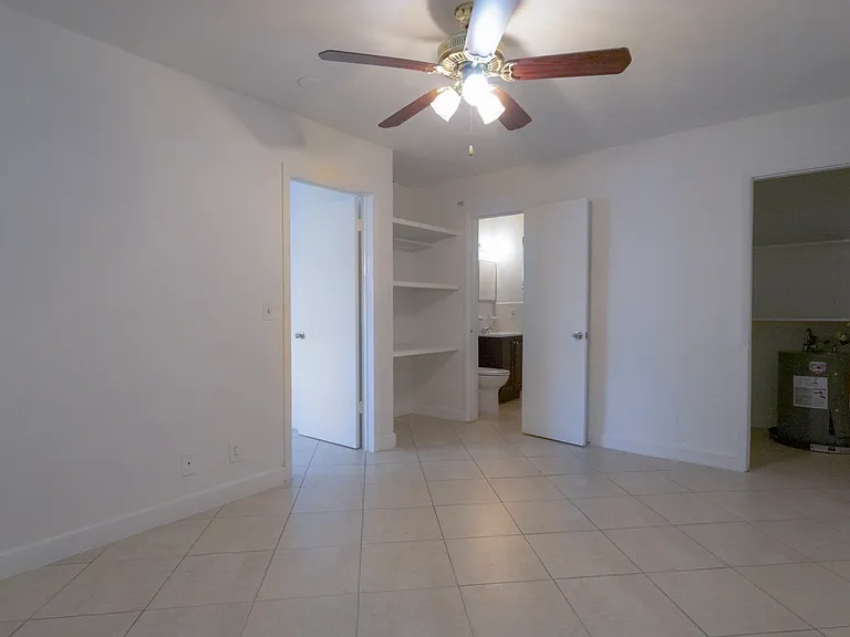 490 SE 21st St #2 — Photo 7