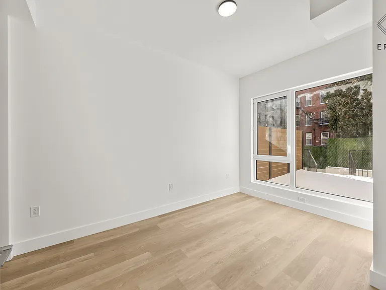354 E 28th St #1R — Photo 22