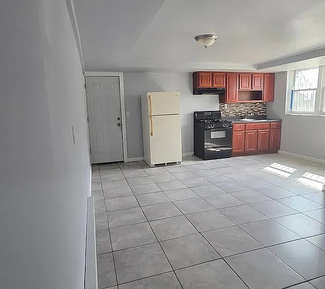 202 Brookdale Ave #6D — Photo 2