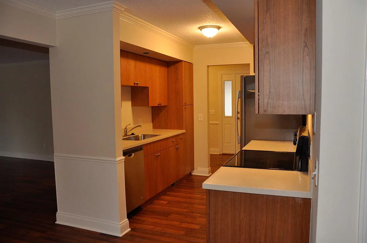 2 bed, 1.5 bath, 1221 sqft, $1,900 — Photo 4