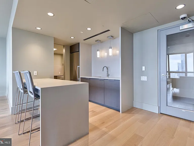 2020 Walnut St #21B — Photo 29