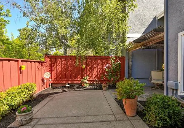 208 Promenade Ln — Photo 24
