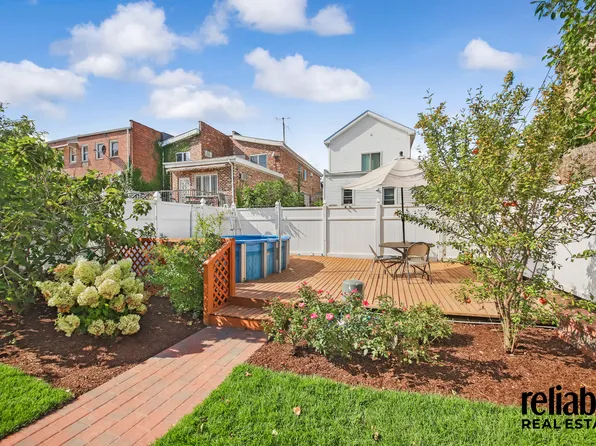 3173 Shore Parkway image 13 of 22