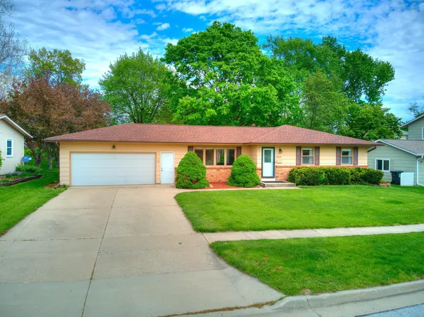 2310 Hayes Ave, Ames, IA 50010