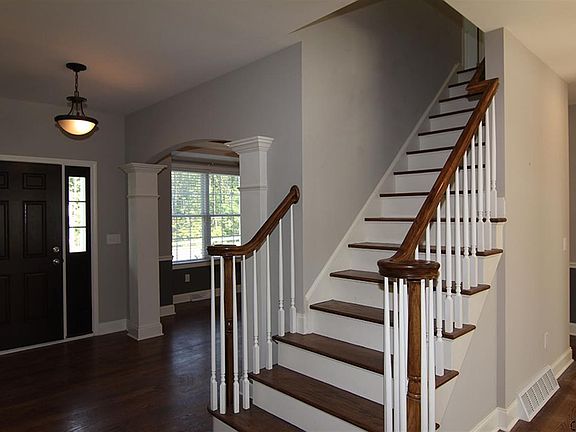2nd image of 19 Stone Crest Dr