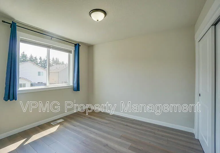 10819 NE 99th Ave — Photo 32