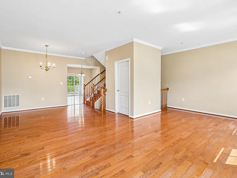 5522 Hartfield Ave — Photo 9