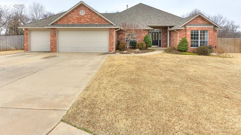 1st image of 233 NW 157th Cir