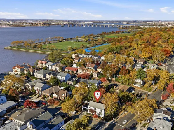 7 Roosevelt Terrace image 48 of 49