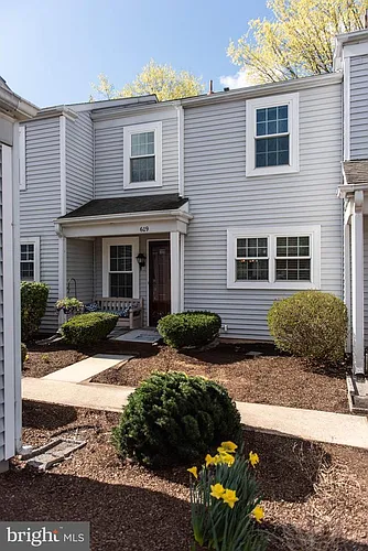 609 Cambridge Ct Photo 1