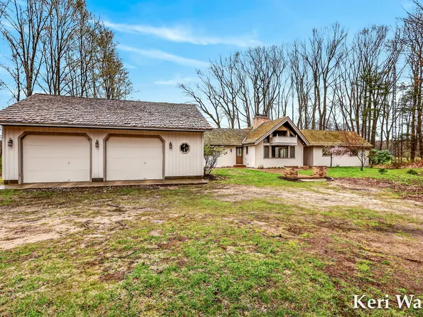 5214 Scenic Dr, Whitehall, MI 49461