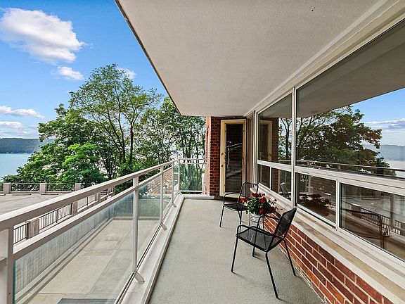 2nd image of 2575 Palisade Ave APT 2B