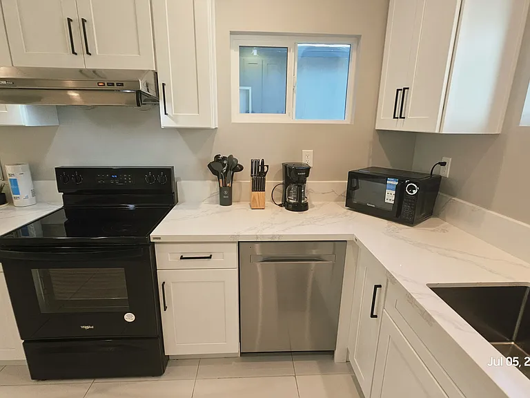 2449 S Graydon Ave — Photo 5