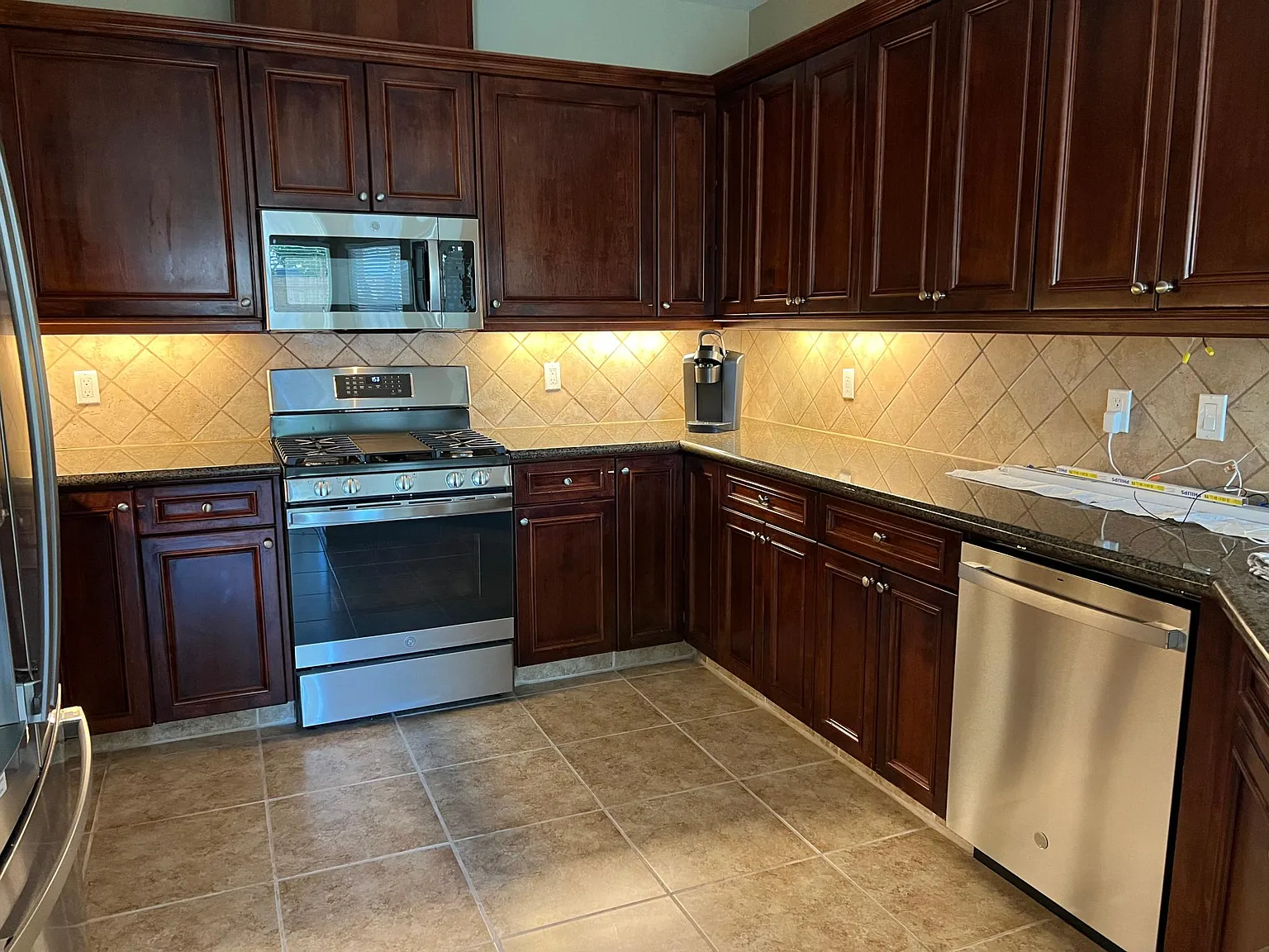 3 bed, 2176 sqft, $2,950 — Photo 2