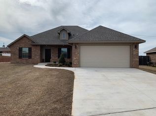 400 Josephine Ct, Yukon, OK 73099