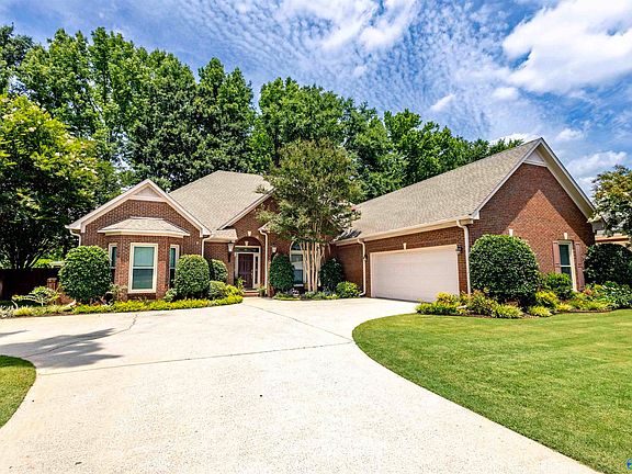 5th image of 2308 Diamond Pointe Dr SE
