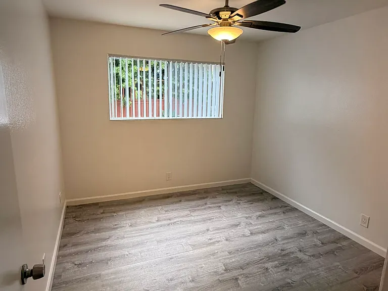 4443 Campus Ave #3 — Photo 17