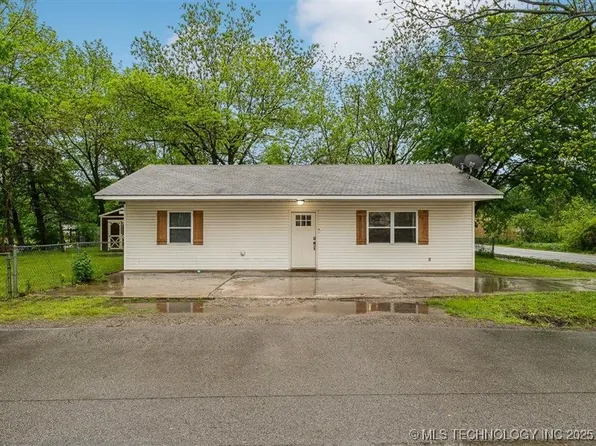 160 S H St, Quinton, OK 74561