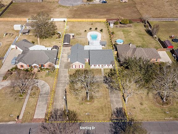 5th image of 141 Sterling Dr