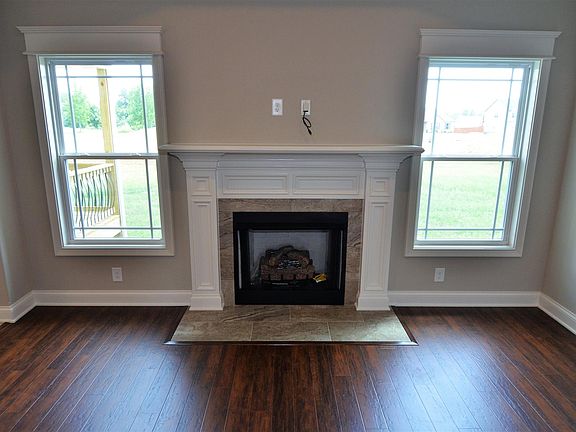 5th image of 327 Ellington Dr