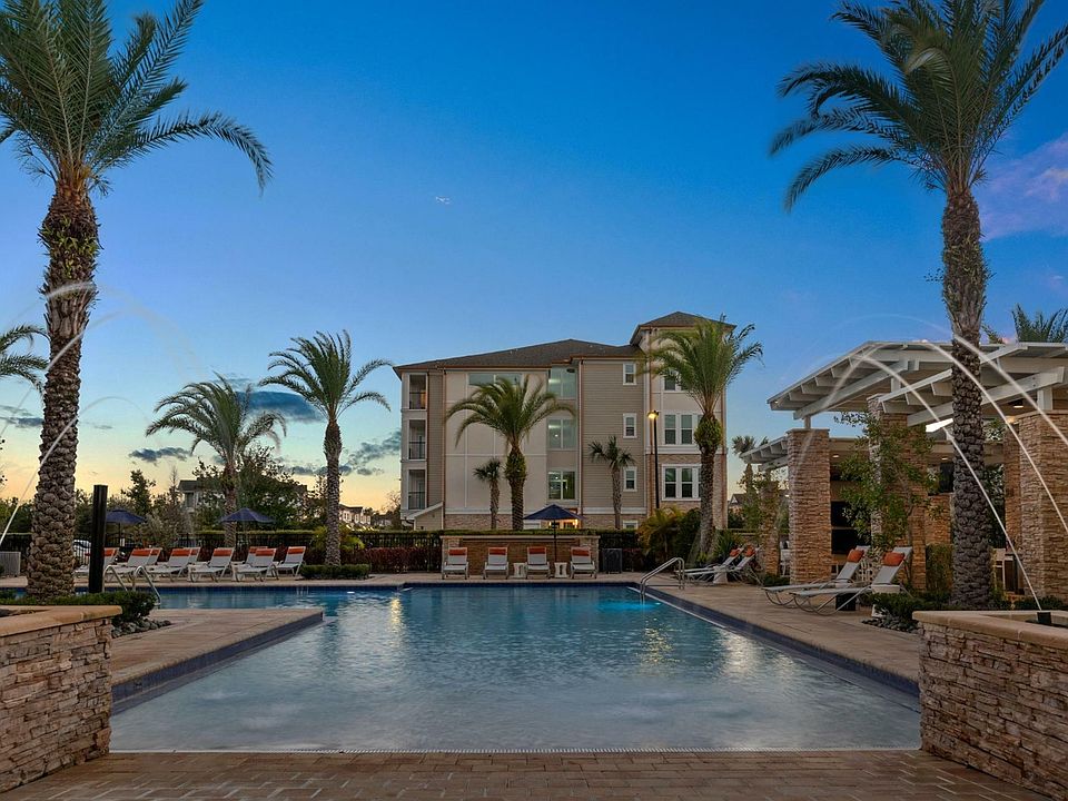 Horizon Wiregrass Ranch - Zero-Entry Pool