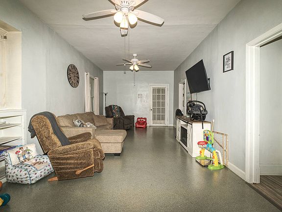 4th image of 2108 Camanche Ave