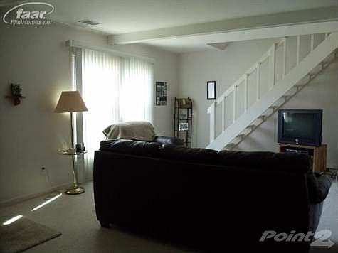 4th image of 9467 Parkwood N