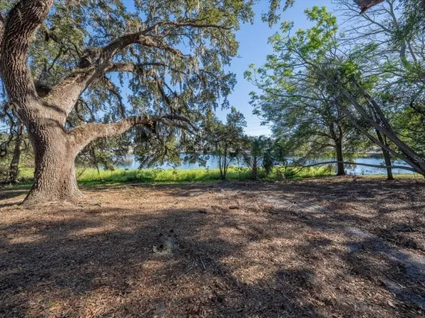 1221 Lakeside Dr, Brandon, FL 33510