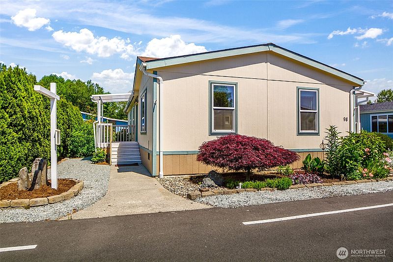 2nd image of 14727 43rd Avenue NE #98