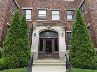 2207 E Webster Pl APT 11, Milwaukee, WI 53211