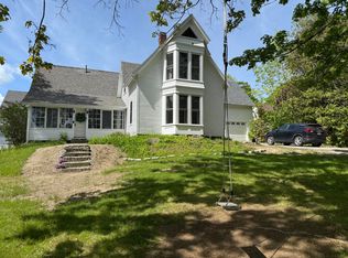 52 Washington St, Camden, ME 04843